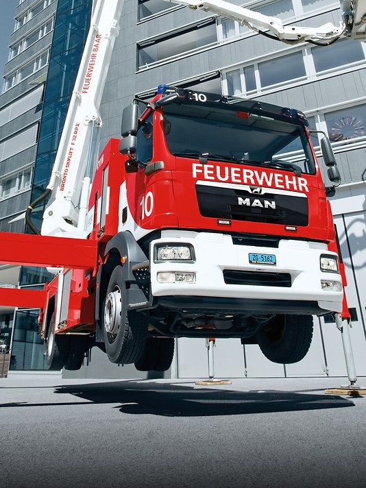 man-lkw-individual-feuerwehr-galerie-3-4_width_534_height_712.jpg