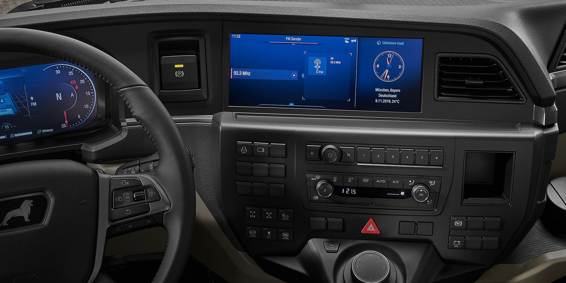 man-lkw-tgs-cockpit-hotspot-16-9_width_1920_height_960.jpg